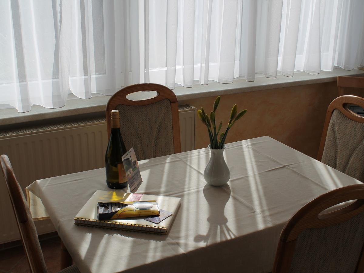 Spacious Bungalow Near Sea In Grundshagen Екстер'єр фото
